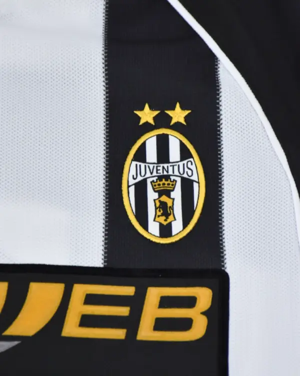 2002-03 Juventus Home Shirt (L) - Image 2